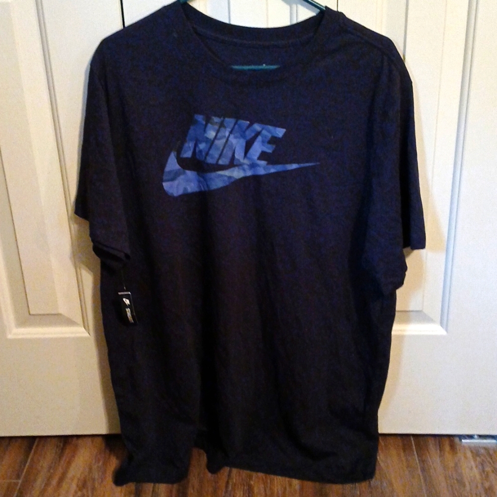 Men's new Nike t-shirt